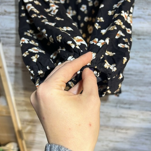 Long sleeve floral shirt size 3X - Picture 6 of 9